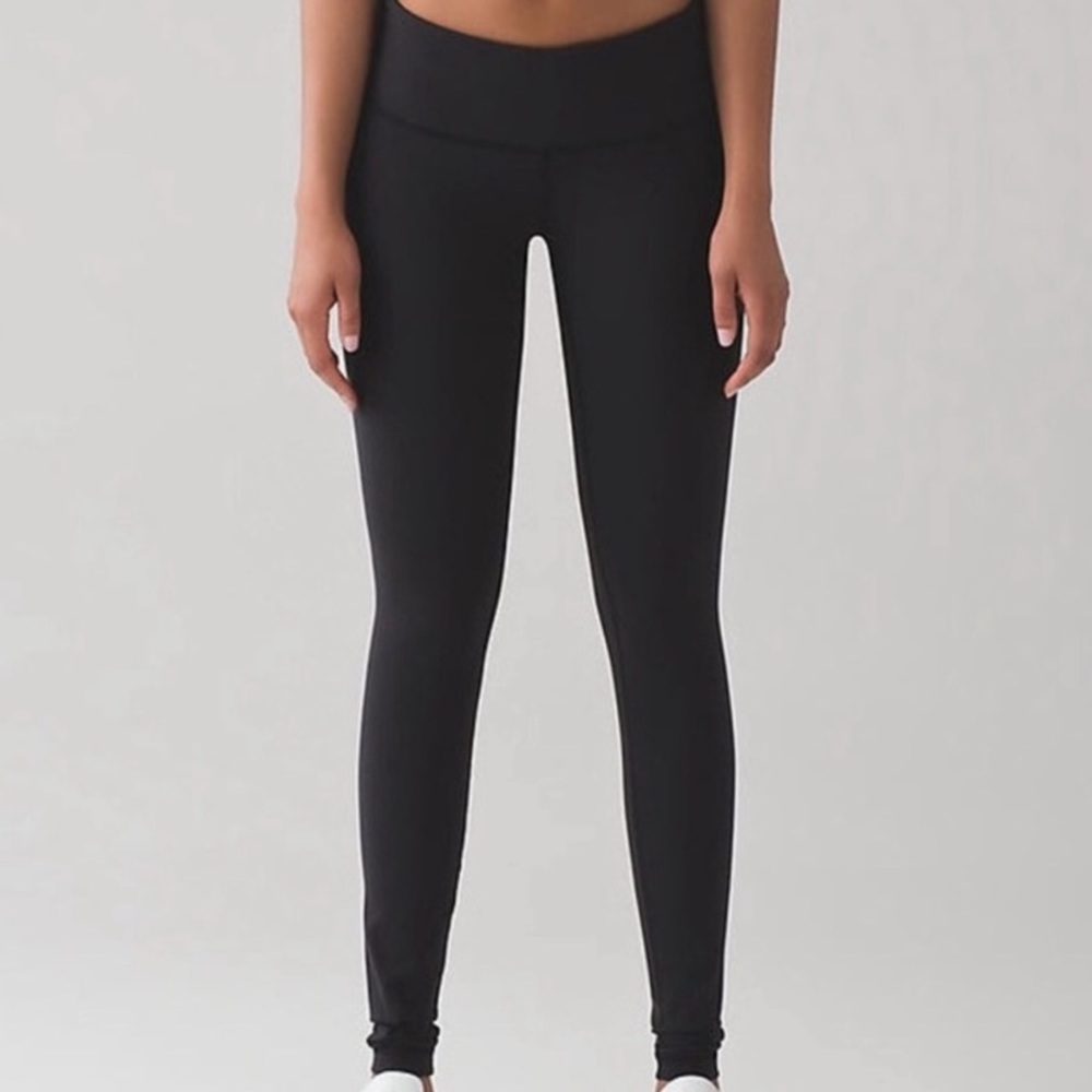 Lululemon Wunder Under 28” black leggings